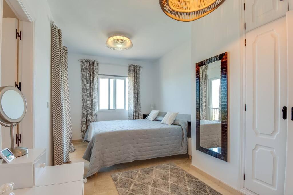 Beachfront Townhouse 埃斯特波纳 外观 照片