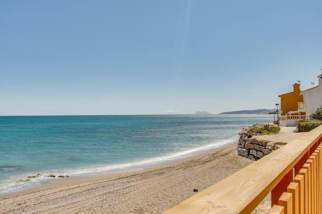 Beachfront Townhouse 埃斯特波纳 外观 照片