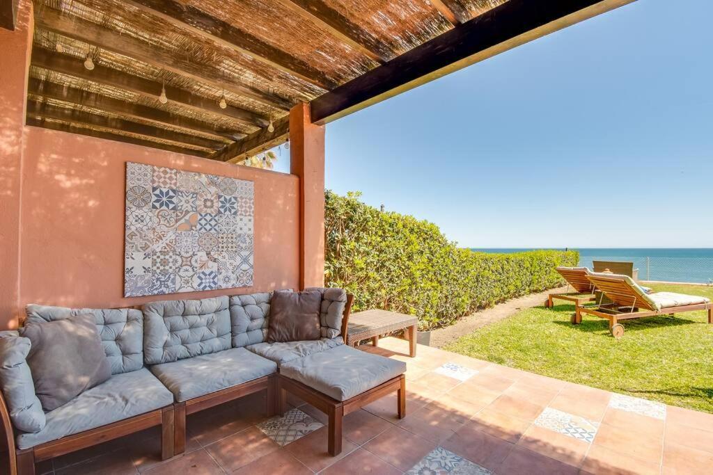 Beachfront Townhouse 埃斯特波纳 外观 照片