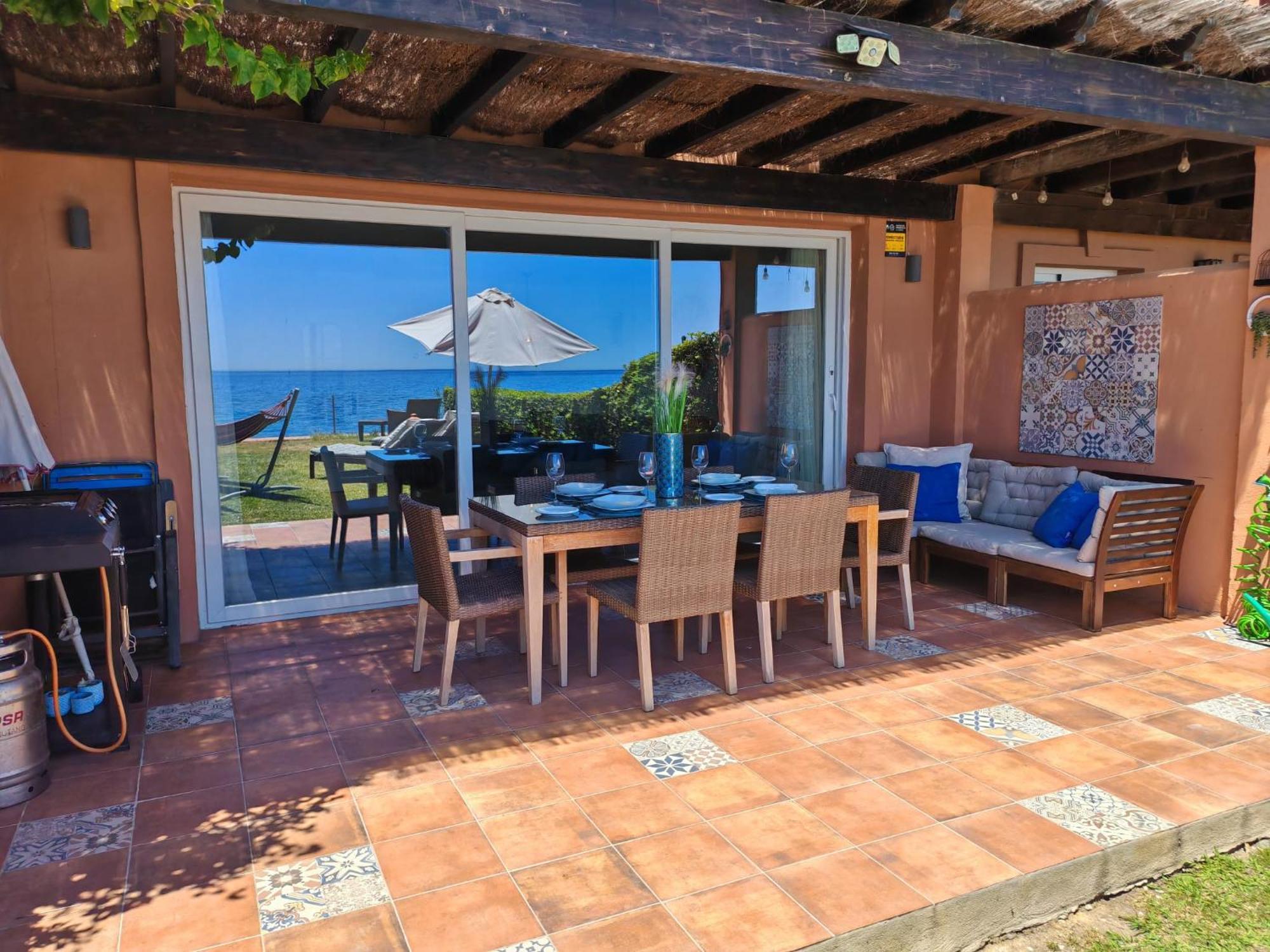 Beachfront Townhouse 埃斯特波纳 外观 照片
