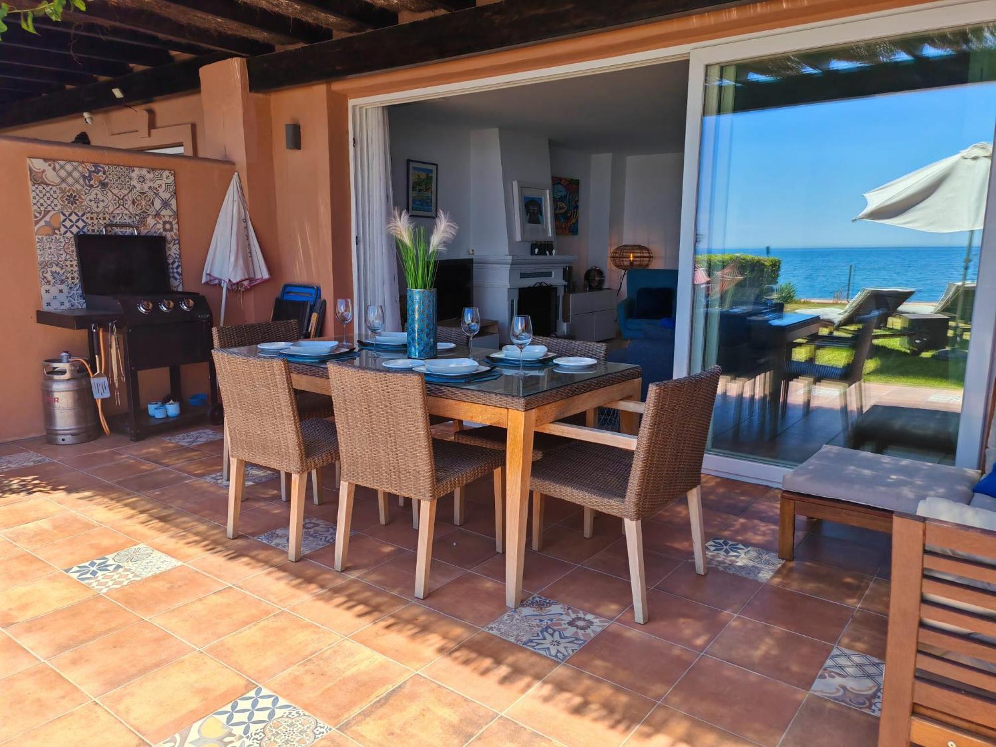 Beachfront Townhouse 埃斯特波纳 外观 照片