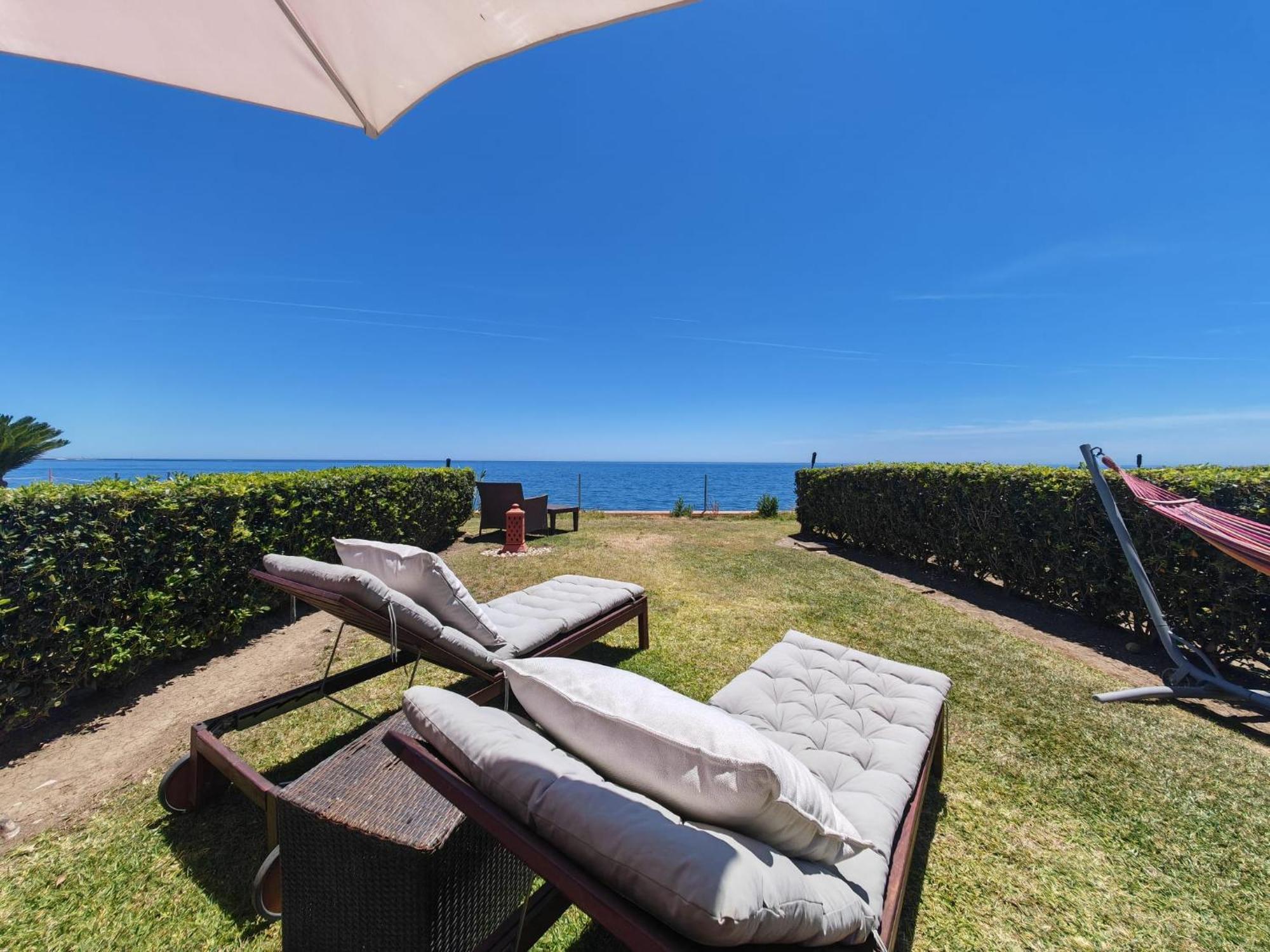 Beachfront Townhouse 埃斯特波纳 外观 照片