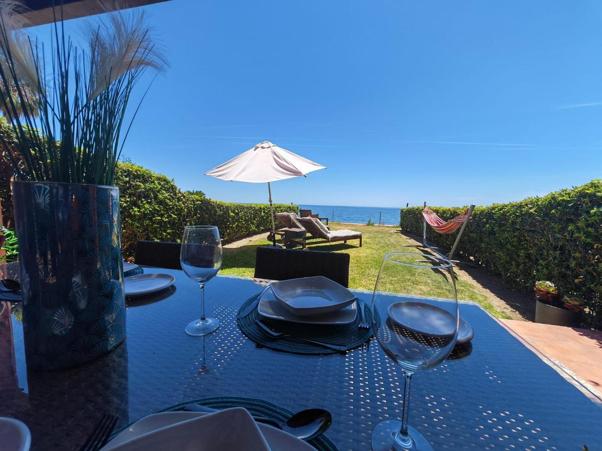Beachfront Townhouse 埃斯特波纳 外观 照片